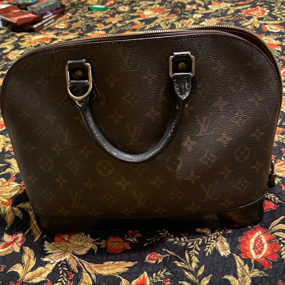 LV Genuine Alma.. REHAB BAG ONLY BA0090 is code inside.